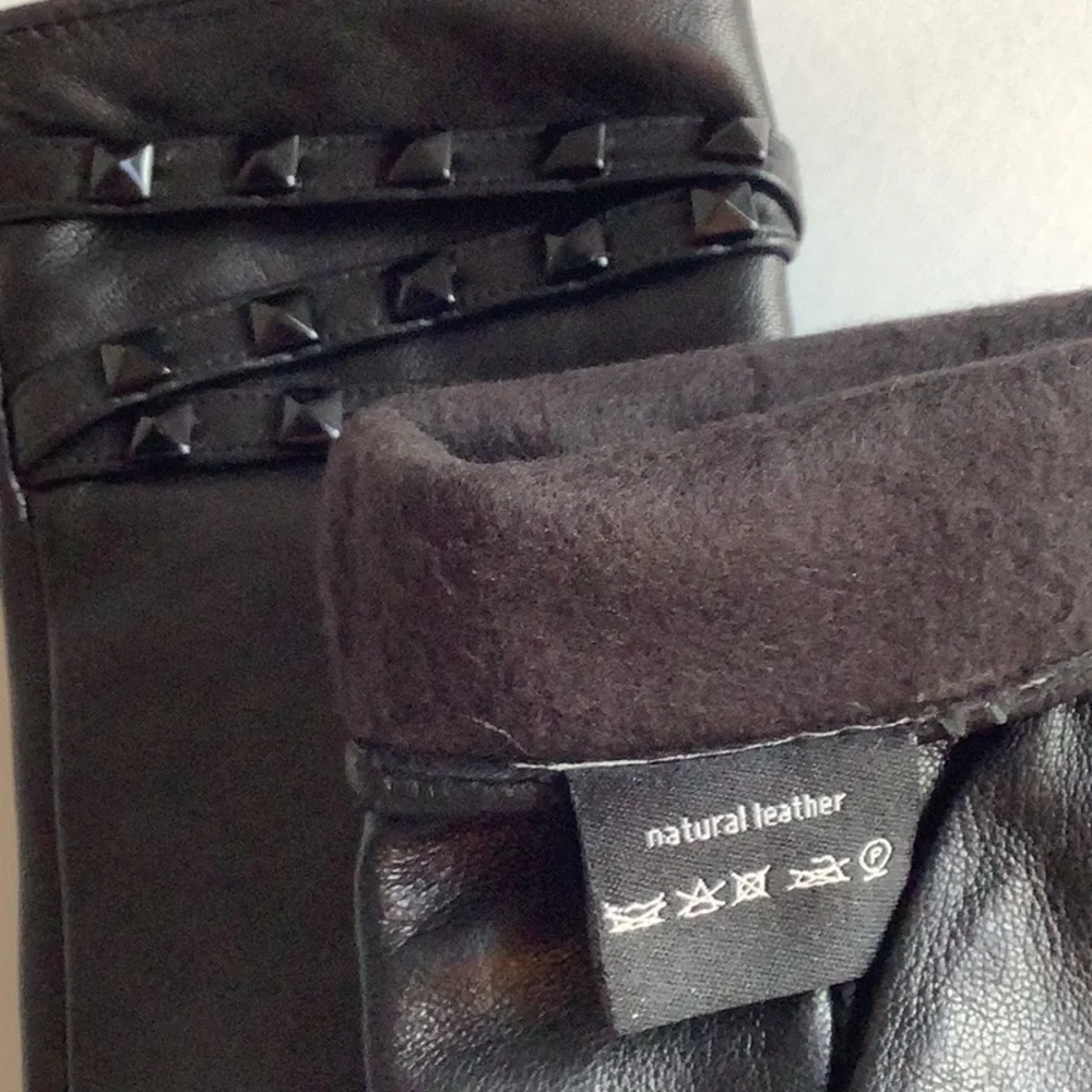 NWOT NAPO Stud Black Leather Gloves Touchscreen Compatible